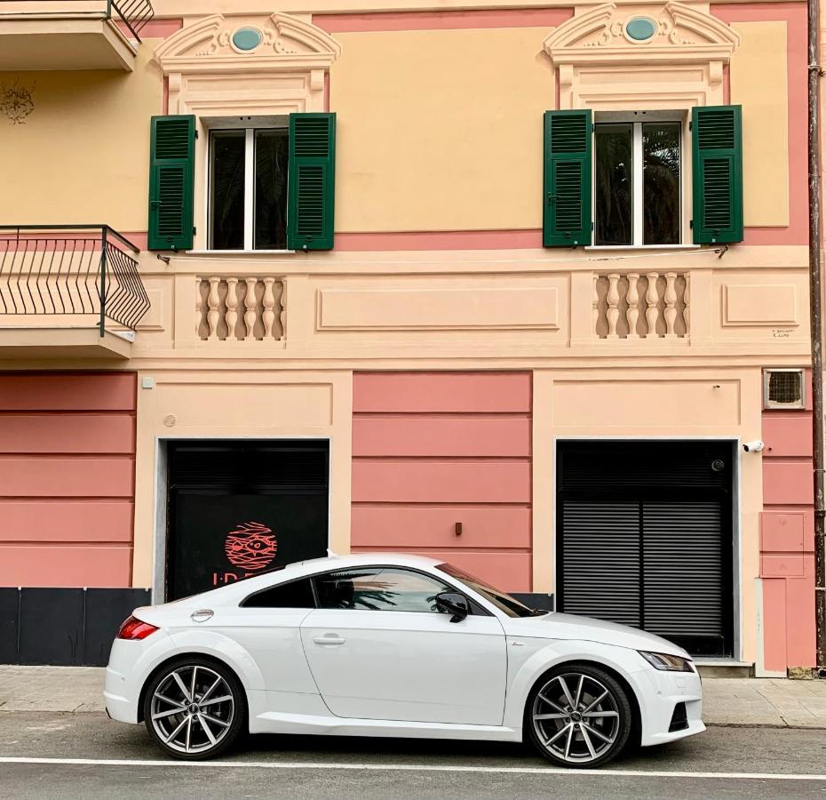 Casa Giulia: Beachfront Apartment with AC and Parking Sestri Levante Exterior photo
