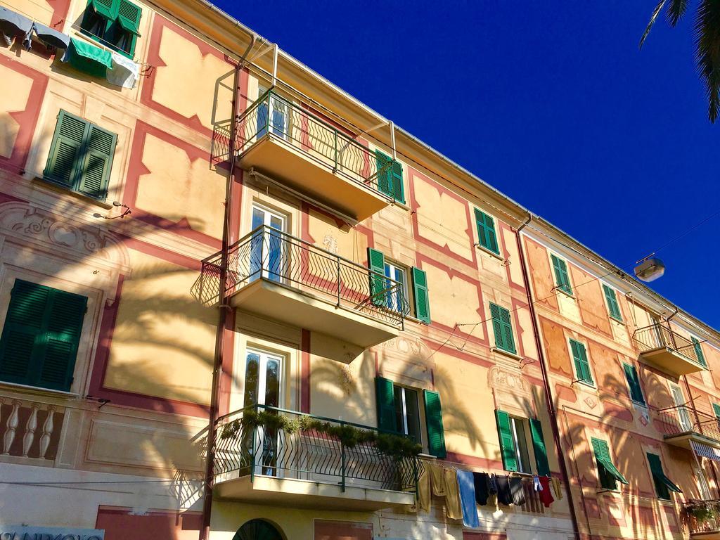 Casa Giulia: Beachfront Apartment with AC and Parking Sestri Levante Exterior photo