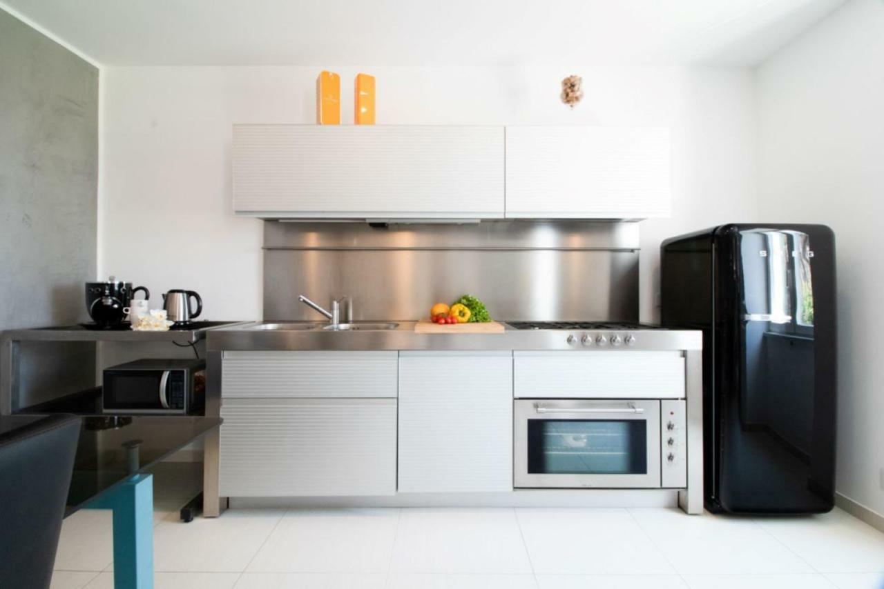 Casa Giulia: Beachfront Apartment with AC and Parking Sestri Levante Exterior photo