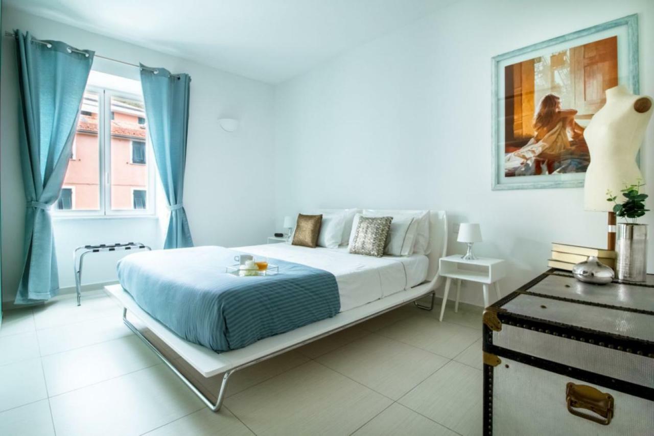 Casa Giulia: Beachfront Apartment with AC and Parking Sestri Levante Exterior photo
